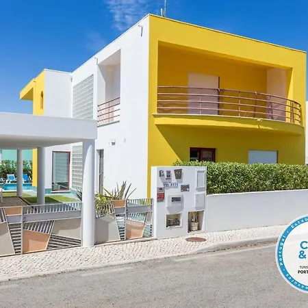 14 Marina De * Αλμπουφέιρα