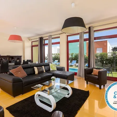 14 Marina De Βίλα