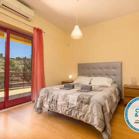 14 Marina De * Αλμπουφέιρα